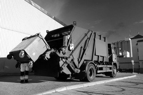 Clean streets in Isle of Dogs with professional rubbish removal